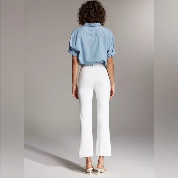 SOLD // Aritzia Denim Forum The Bailey High Rise Crop Flare White Size 25 #73271 - Picture 3 of 10